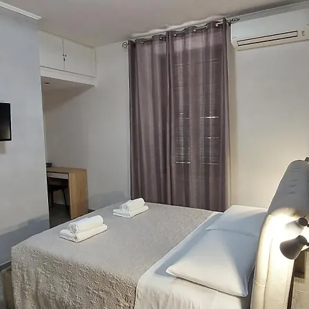 Mcm בית הארחה 4*